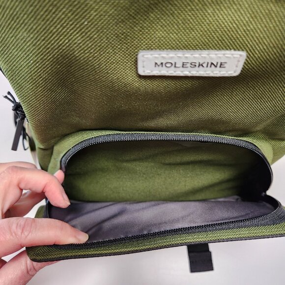 NWT Moleskine Nomad Medium Backpack Bag Padded Unisex Green - Picture 12 of 16